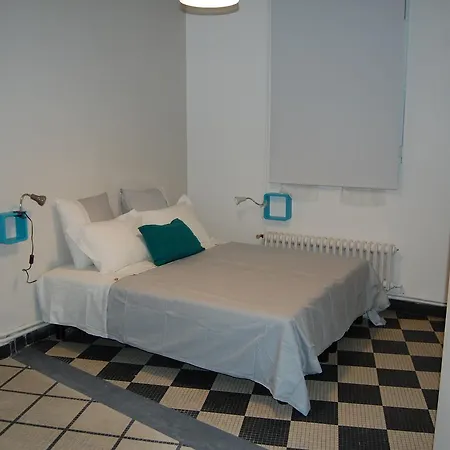 Les Chambres Du Mail بيت للعطل *