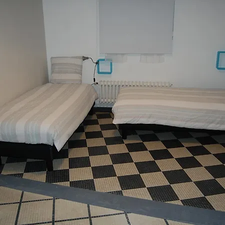 Les Chambres Du Mail بيت للعطل *